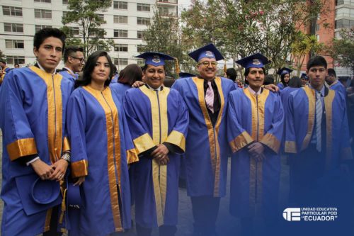 Unidad Educativa Particular Ecuador Graduation